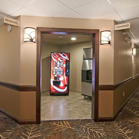 The Watford Otel Watford City Dış mekan fotoğraf