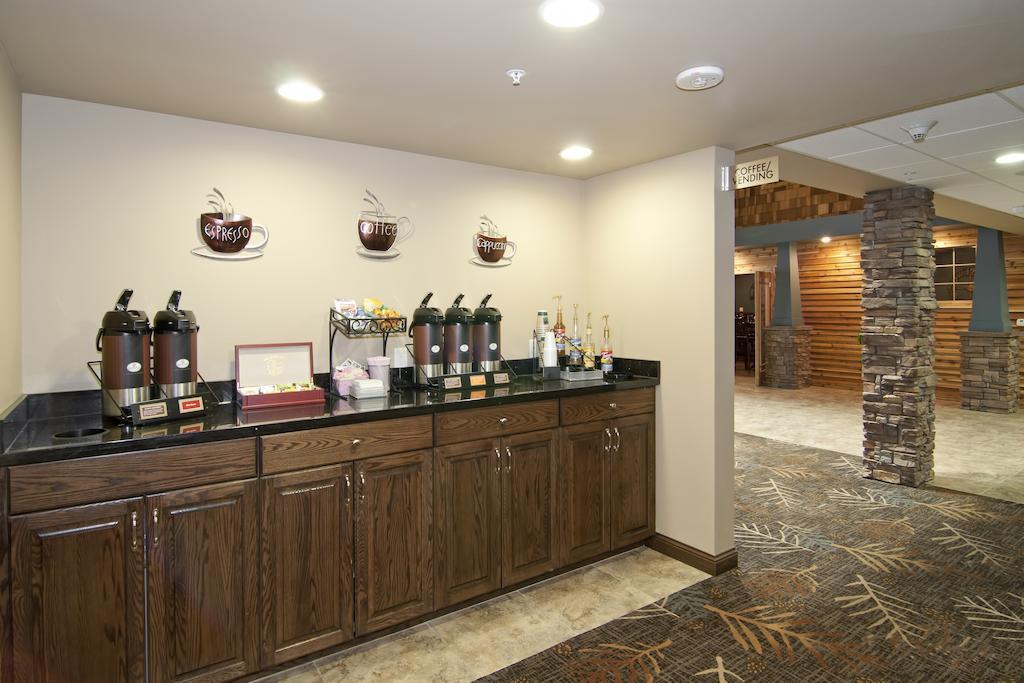 The Watford Otel Watford City Dış mekan fotoğraf